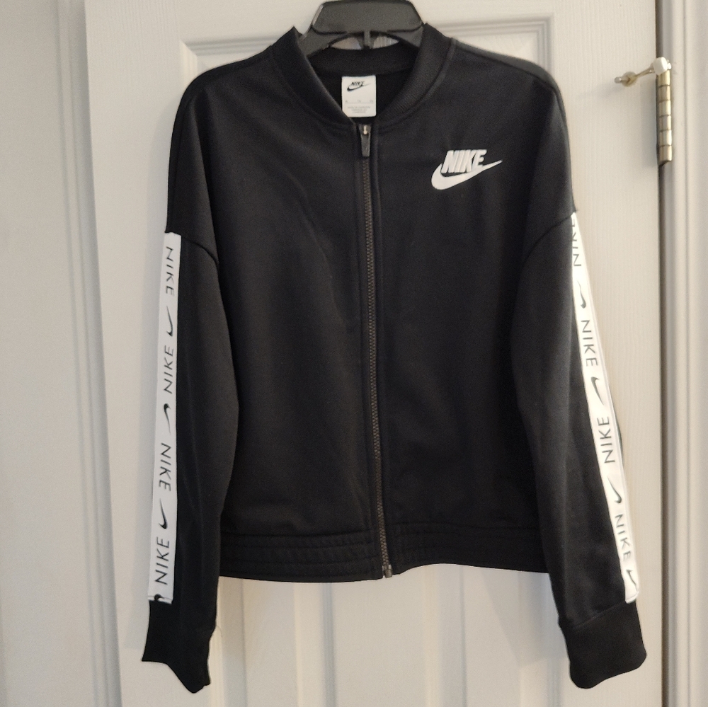 Nike Black Front Zip Lightweight Jacket. Girls Youth Size XL